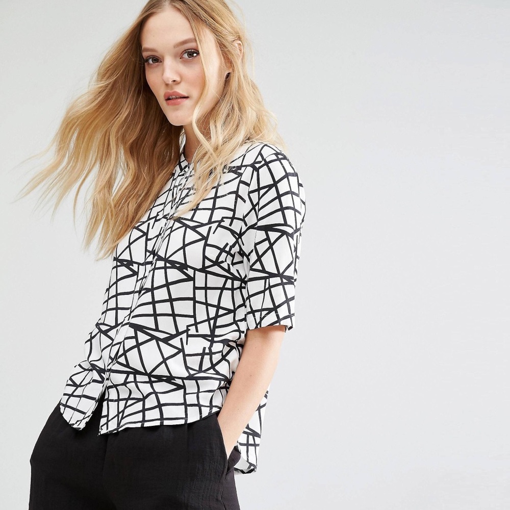 YAS geometric print top